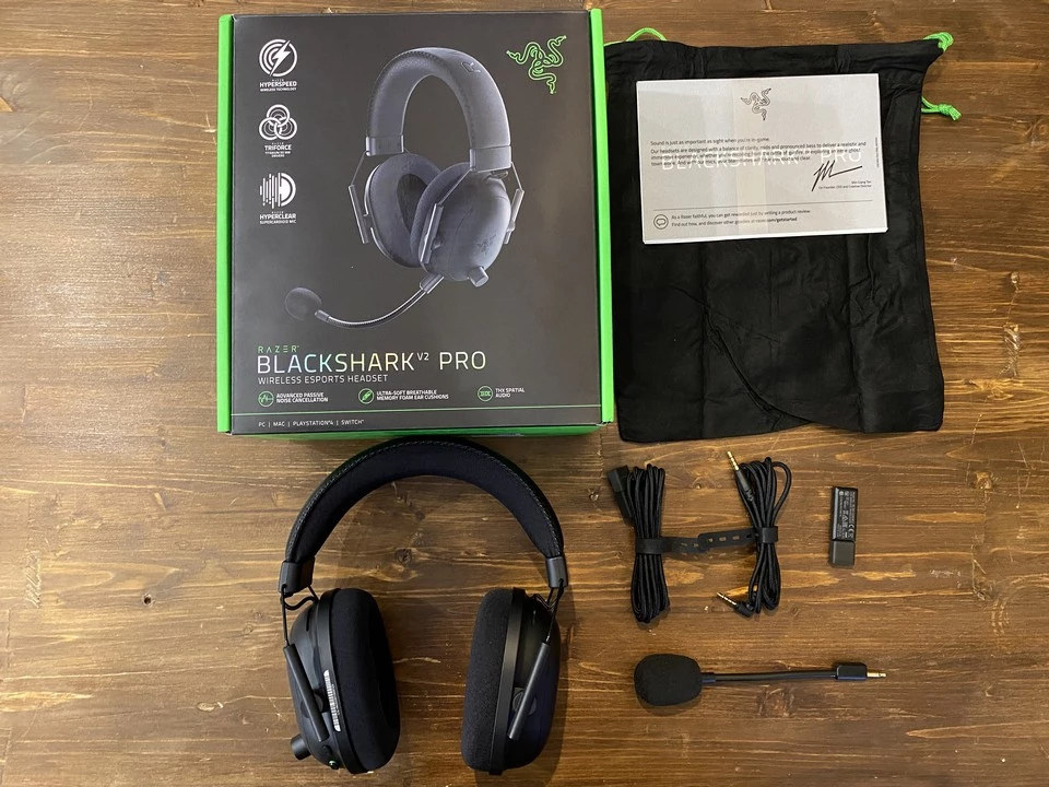 Наушники blackshark v2 pro. Razer BLACKSHARK v2 Pro Headset. Наушники Razer BLACKSHARK v2. Гарнитура Razer BLACKSHARK v2 Pro. Razer BLACKSHARK v2 x комплектация.