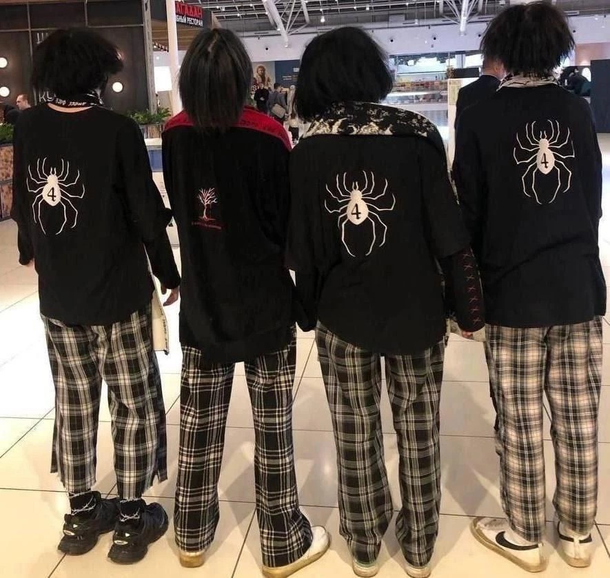 Малолетние дебилы” заигрались в аниме Hunter x Hunter