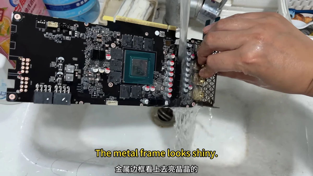 RTX 3070 восстала из пепла после удара молнии и «варки» в кипятке RTX 3070 восстала из пепла после удара молнии и «варки» в кипятке
