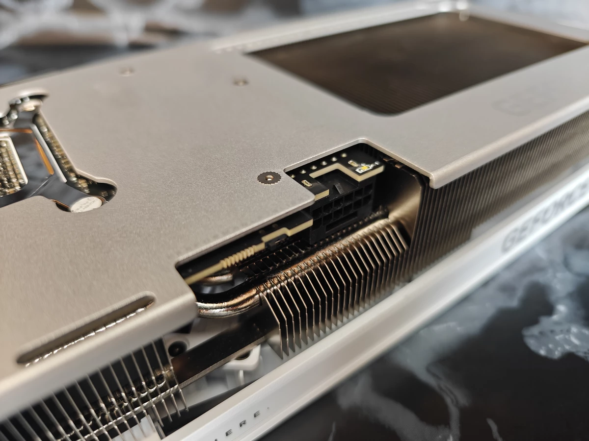 Обзор видеокарты Gigabyte GeForce RTX 5070 Aero OC: стиль и производительность Обзор видеокарты Gigabyte GeForce RTX 5070 Aero OC: стиль и производительность