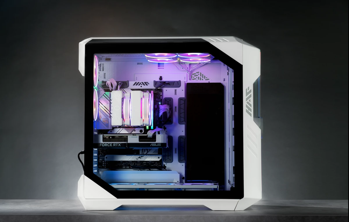 Новые красивые корпуса от Cooler Master, HAF700 White и HAF700 EVO White