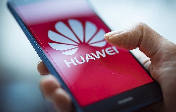 Huawei продолжает поставки сматфонов в Россию, несмотря на намерение уйти из страны