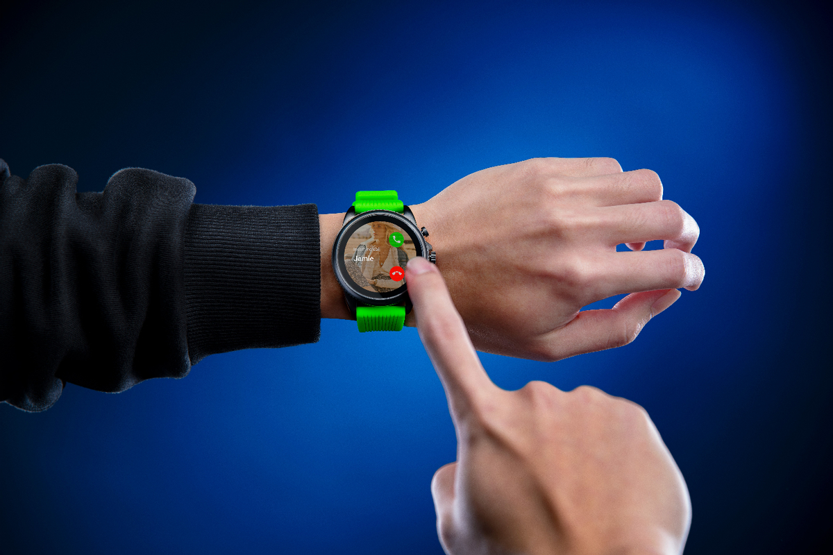 Представлены смарт-часы Gen 6 Smartwatch от Razer и Fossil