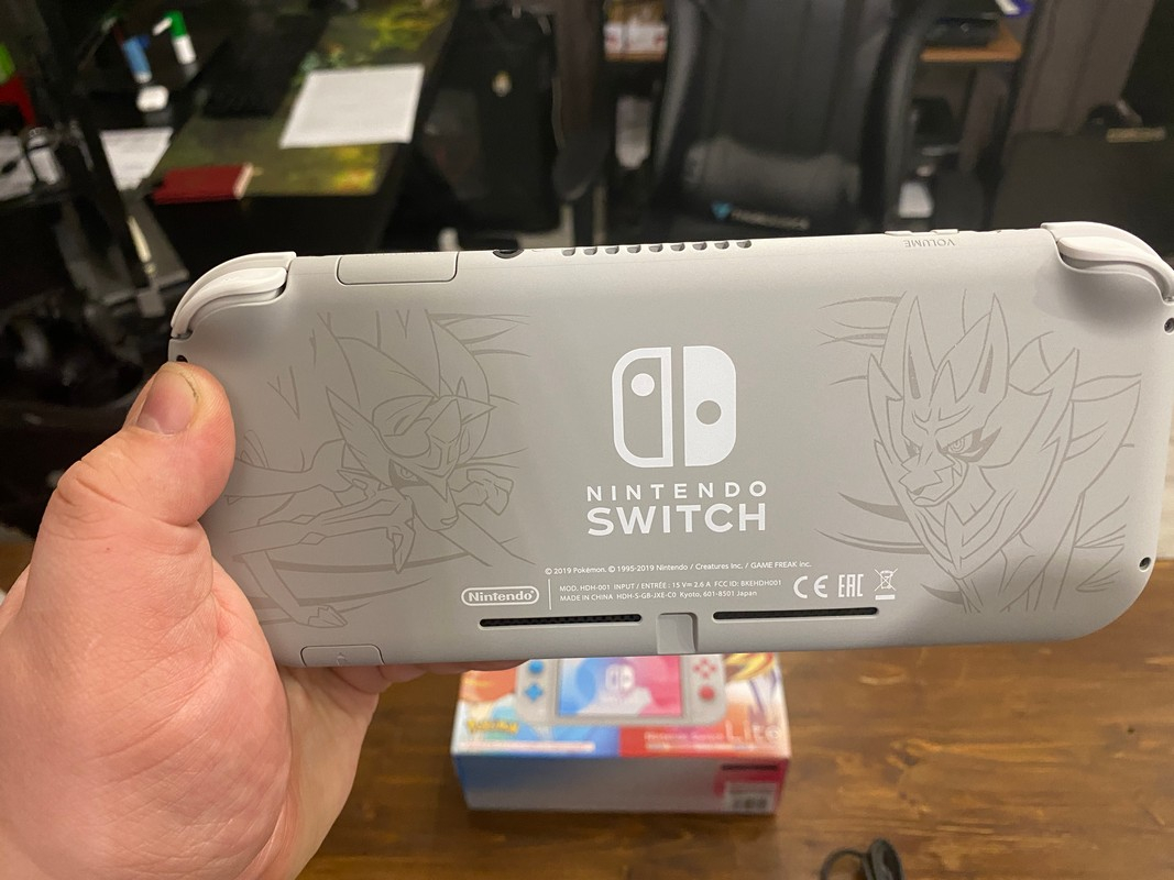 Nintendo Switch Lite версия «Зэйшиан и Земазента»