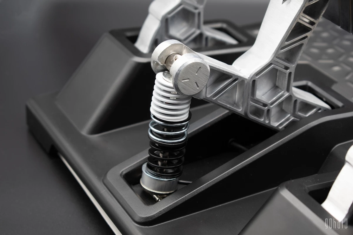 Обзор педалей Thrustmaster T-LCM с датчиком нагрузки Load Cell Обзор педалей Thrustmaster T-LCM с датчиком нагрузки Load Cell