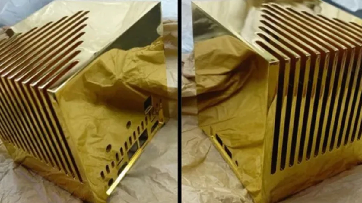 Solid gold mini computer sells for $1.7 million and weighs nearly 13 kilograms Solid gold mini computer sells for $1.7 million and weighs nearly 13 kilograms