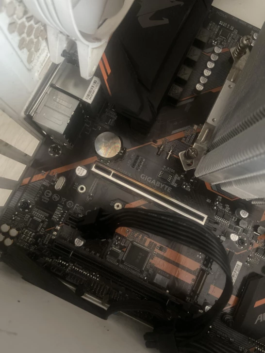 NVIDIA RTX 4060 Ti самоуничтожилась в системе пользователя NVIDIA RTX 4060 Ti самоуничтожилась в системе пользователя