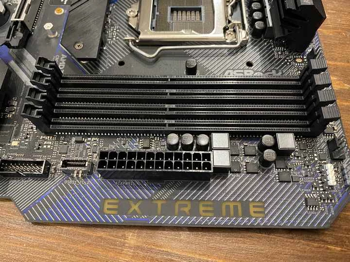 Обзор материнской платы ASRock Z490 Extreme4 — разгони неразгоняемое