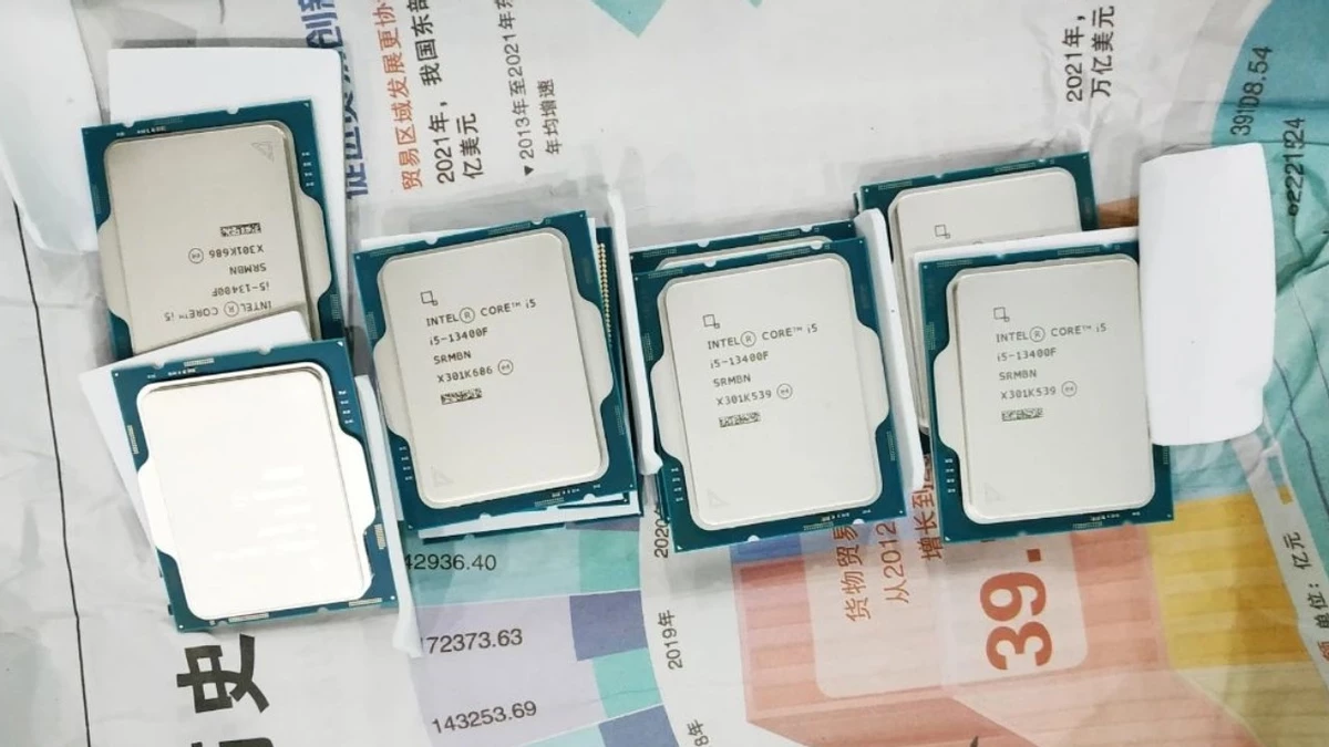 Китайская таможня поймала человека с 239 процессорами Intel Китайская таможня поймала человека с 239 процессорами Intel