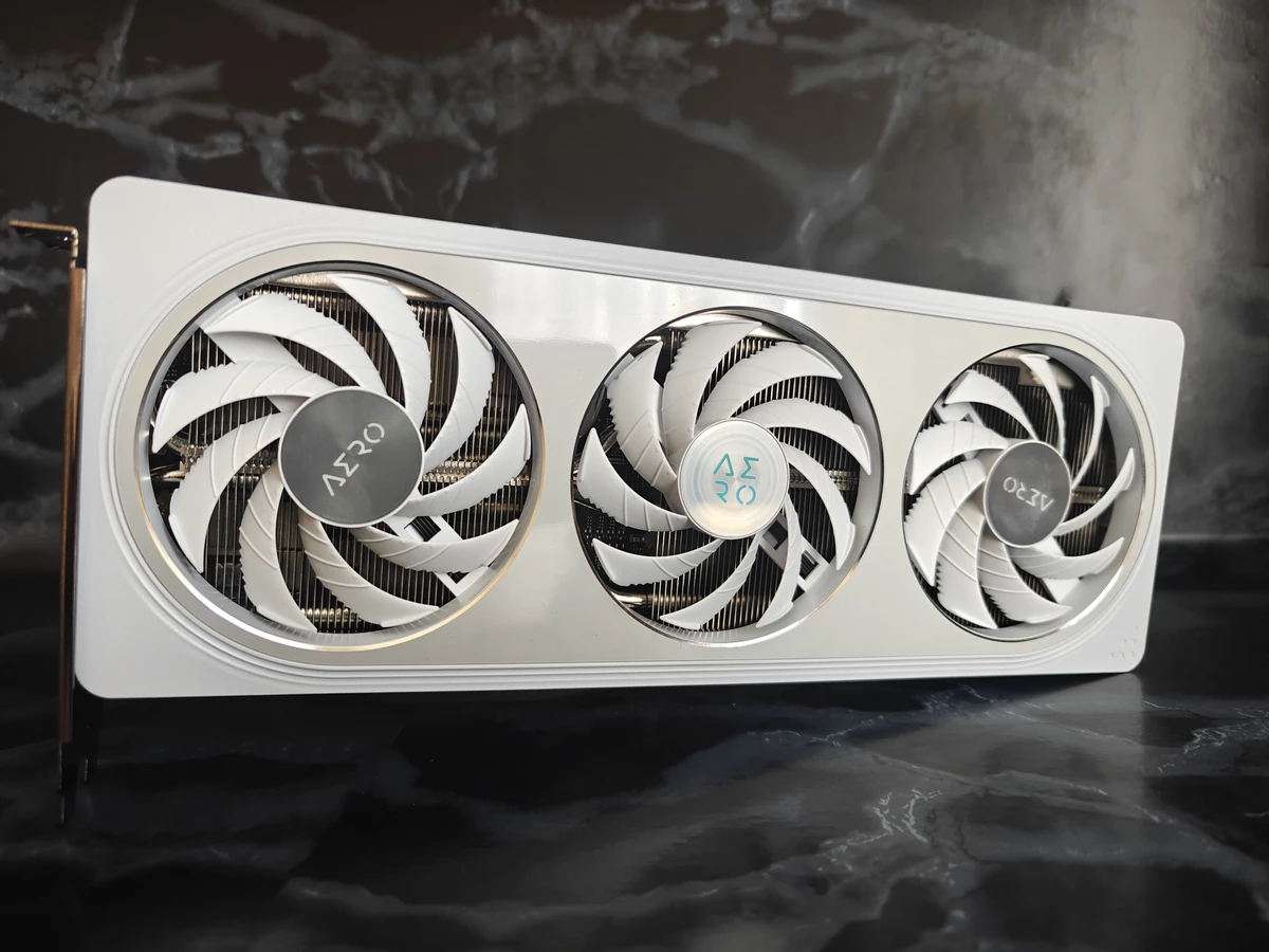 Обзор Gigabyte RTX 5060 Aero OC — белая и производительная