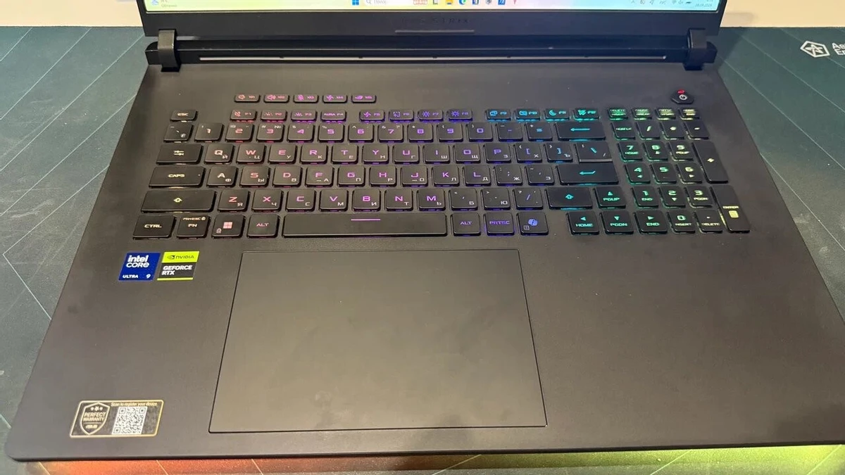 Обзор ASUS ROG Strix SCAR 18 — настольный ПК, который притворяется ноутбуком Обзор ASUS ROG Strix SCAR 18 — настольный ПК, который притворяется ноутбуком