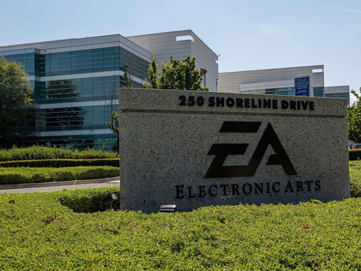 (обновлено) Компания Electronic Arts вновь принимает оплату из России