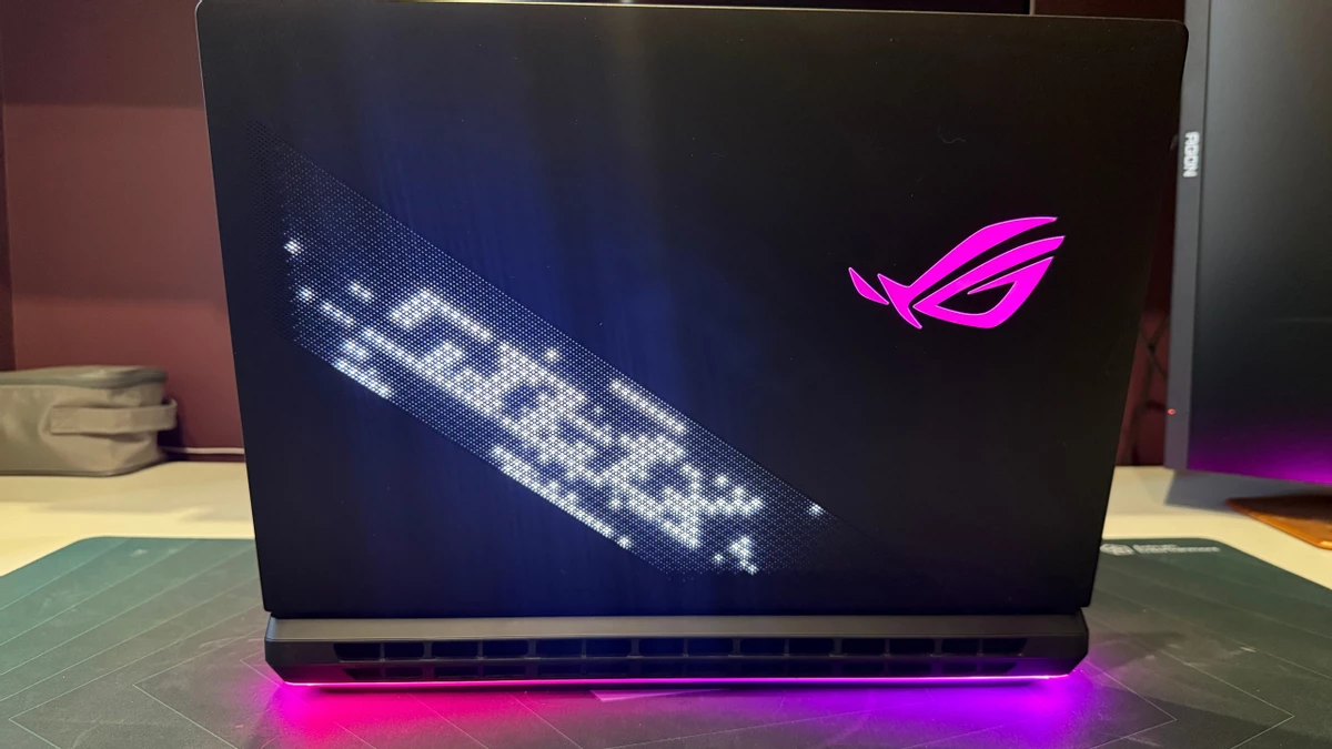 Обзор ASUS ROG Strix SCAR 18 — настольный ПК, который притворяется ноутбуком Обзор ASUS ROG Strix SCAR 18 — настольный ПК, который притворяется ноутбуком