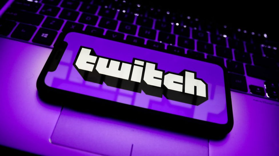 Торжество закона — Twitch оштрафован на 4 миллиона рублей за сохранение фейков 