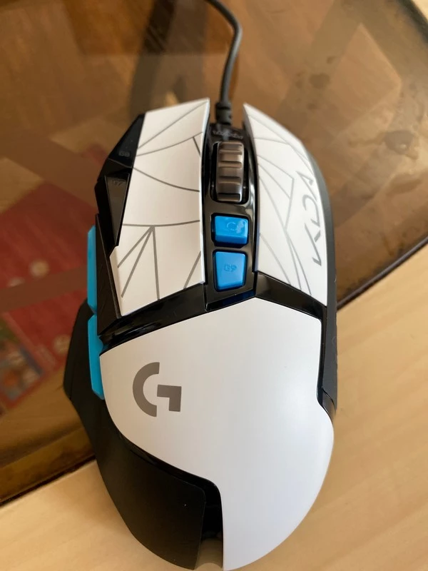 Обзор игровой мыши Logitech G502 Hero в стиле K/DA