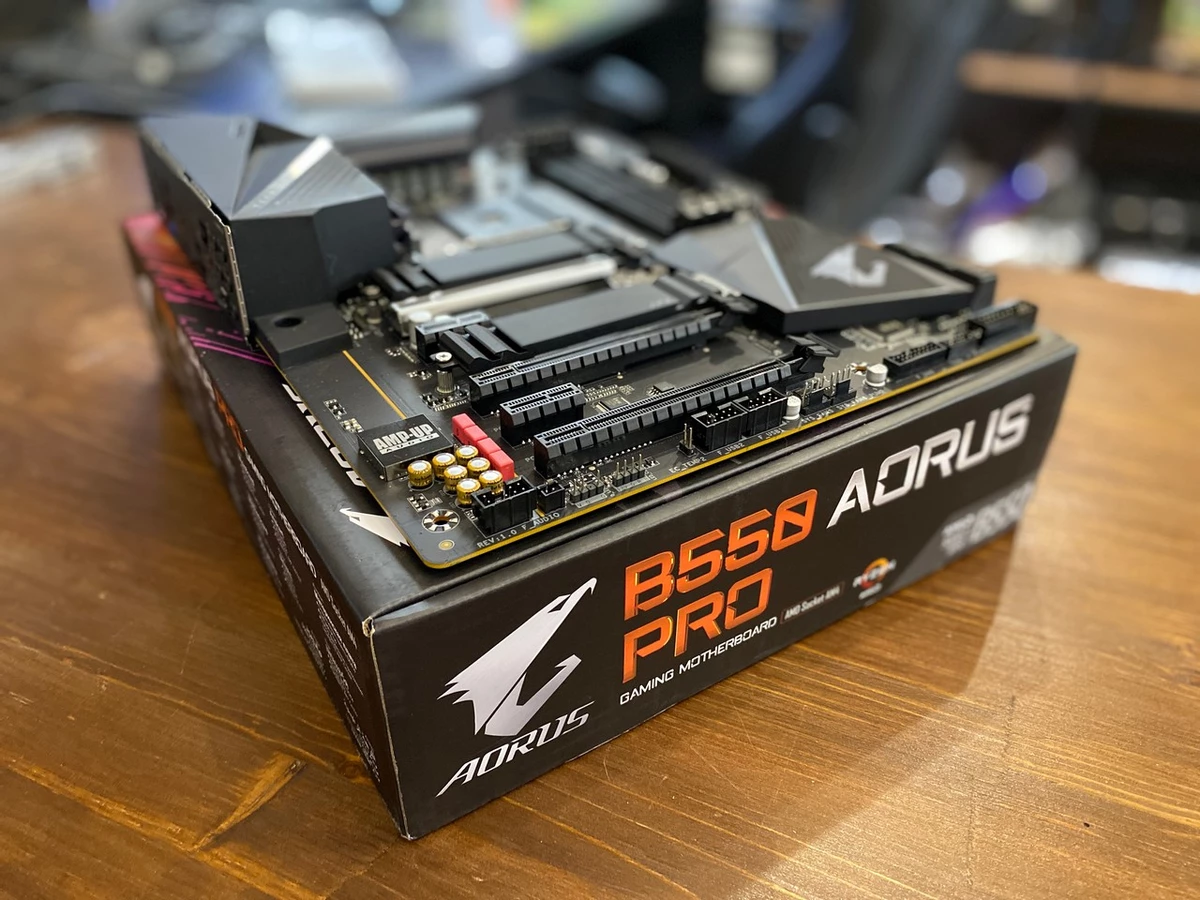 Материнская плата GIGABYTE B550 AORUS PRO — новое поколение матплат для нового поколения процессоров