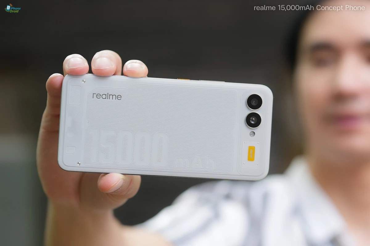 Realme показала смартфон с аккумулятором на 15 000 мАч Realme показала смартфон с аккумулятором на 15 000 мАч
