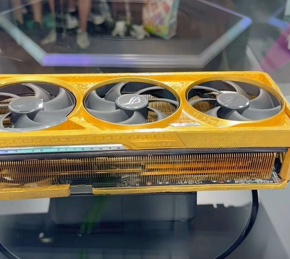 Эта RTX 5090 буквально сделана из золота Эта RTX 5090 буквально сделана из золота