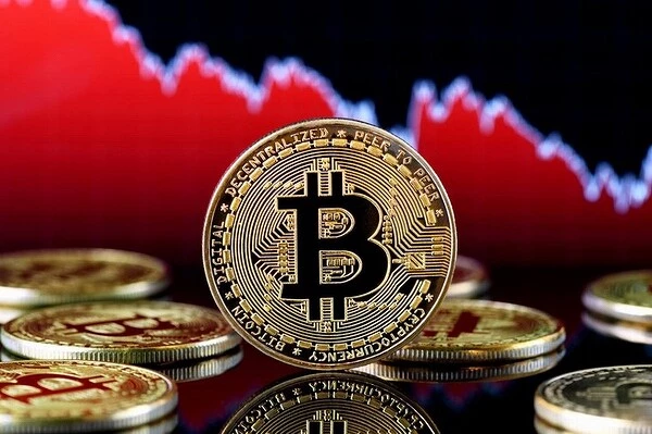 Bitcoin продолжает дешеветь на фоне новостей о банкротстве биржи FTX