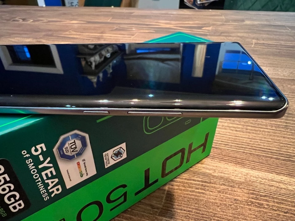 Infinix HOT 50 Pro+: Тонкий смартфон с флагманскими нотками Infinix HOT 50 Pro+: Тонкий смартфон с флагманскими нотками