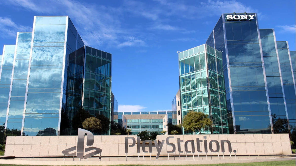 Мир начал открыто стебать Sony из-за отказа выпускать игры на дисках Мир начал открыто стебать Sony из-за отказа выпускать игры на дисках