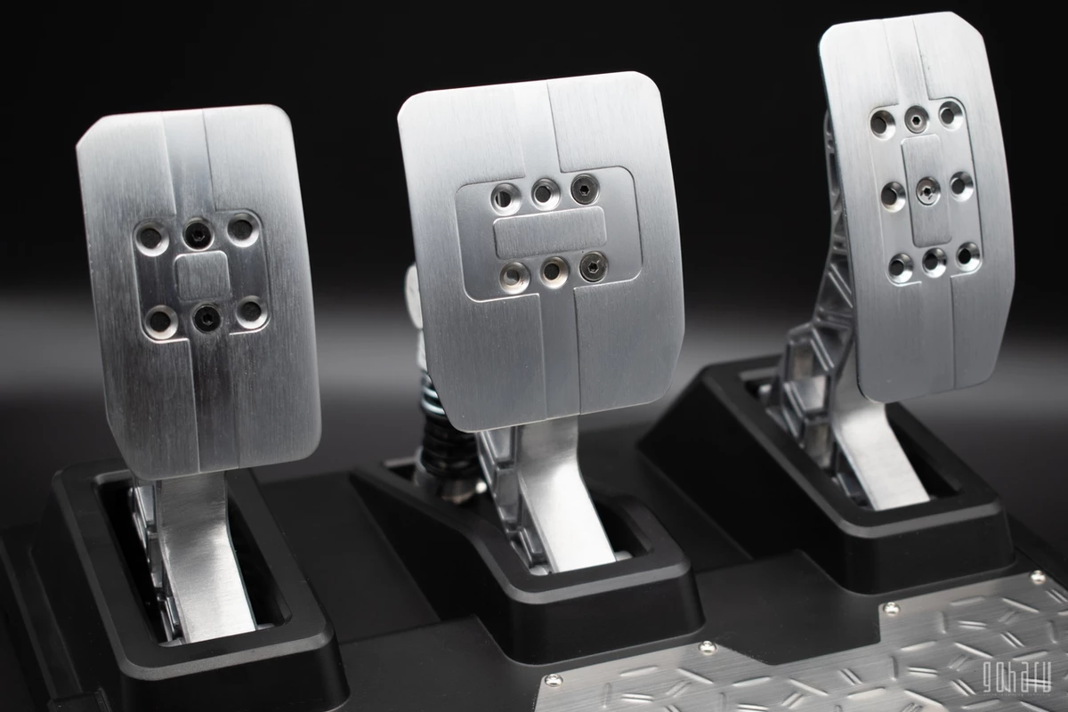 Обзор педалей Thrustmaster T-LCM с датчиком нагрузки Load Cell Обзор педалей Thrustmaster T-LCM с датчиком нагрузки Load Cell