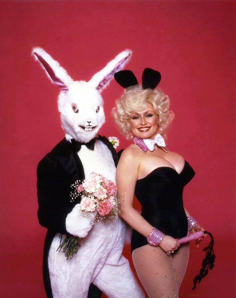 Как-то раз на Хэллоуин мама нарядила маленького Киану Ривза кроликом из Playboy