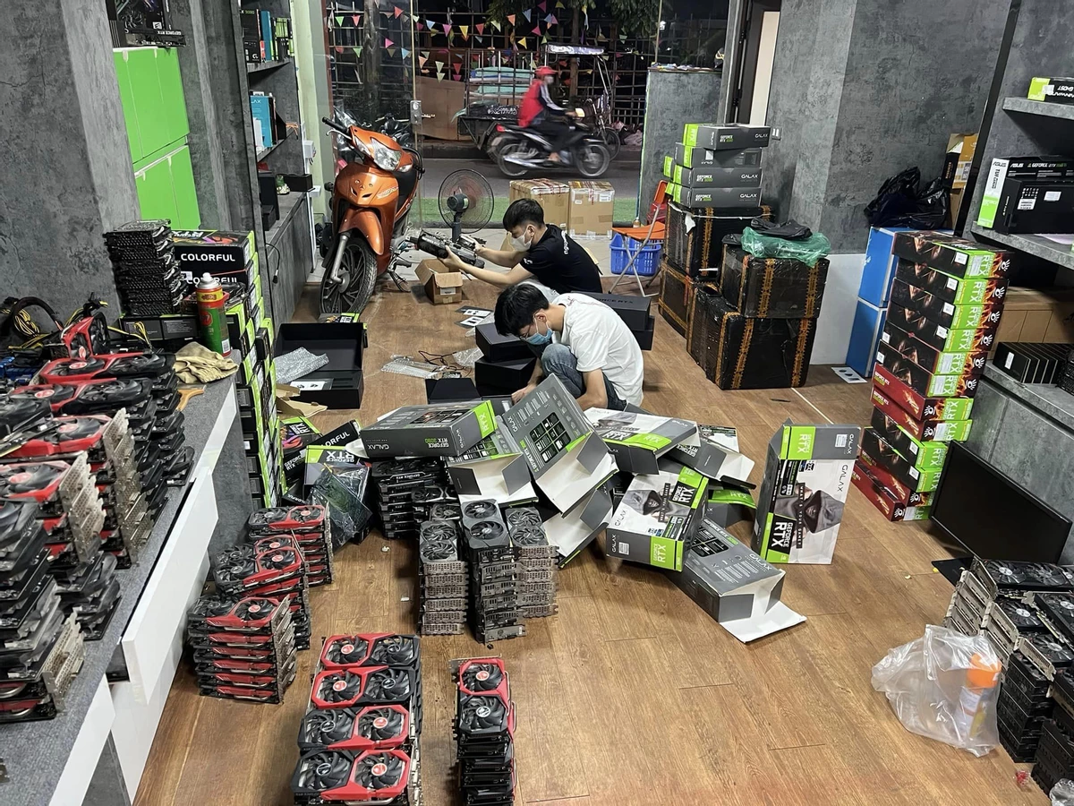 У перекупщиков RTX 4080 паника — видеокарты никому не нужны, а магазины не возвращают деньги У перекупщиков RTX 4080 паника — видеокарты никому не нужны, а магазины не возвращают деньги