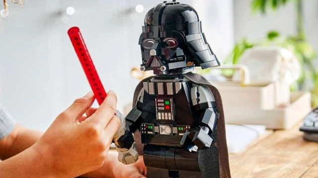 Темная сторона в деталях: анонсирована большая фигурка Дарта Вейдера из LEGO