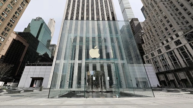 Apple ищет помощь у Intel и Samsung из-за дефицита мощностей TSMC 