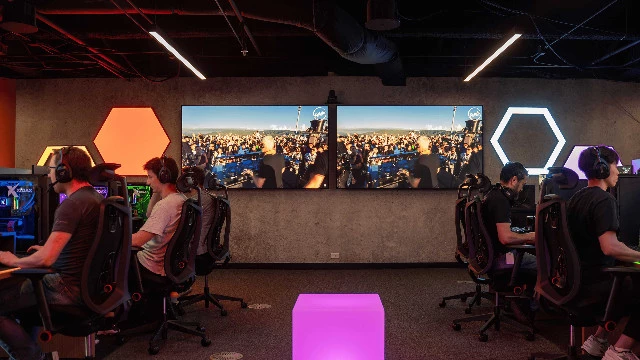 Сотрудники Respawn впали в депрессию из-за массовых увольнений, отмены игр и закрытий студий EA