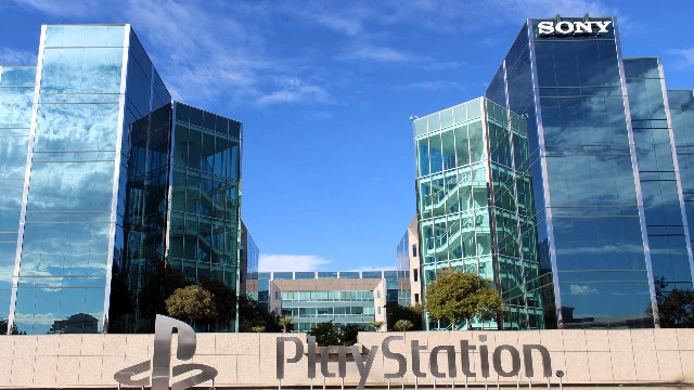 Sony грозит многомиллионный иск за отказ от физических носителей на PlayStation