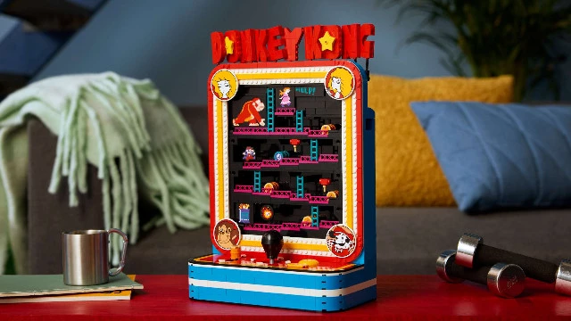 LEGO представила очень необычный конструктор — Donkey Kong Arcade, и вы можете сыграть в офлайне