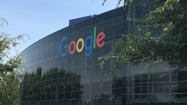 Доля ИИ-ответов в поиске Google выросла почти втрое за год