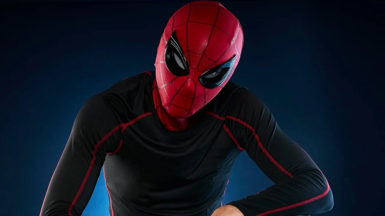 Marvel выпустит маску Человека-паука с подвижными глазами для взрослых фанатов и косплееров