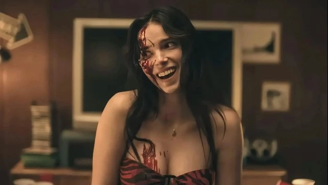 Звезду хоррора «Обсессия» внезапно сделали любимицей геймеров из-за старых стримов по Call of Duty