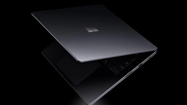 Найденный "на обочине" ноутбук Surface Laptop Ultra на базе NVIDIA RTX Spark прогнали через первые тесты