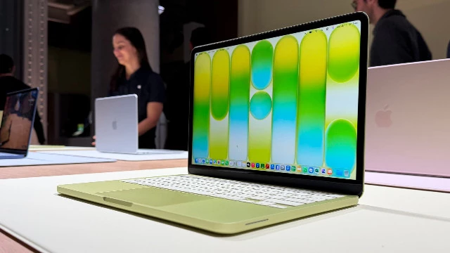 Бюджетный Lenovo за $449 обходит более дорогой Apple Macbook Neo по автономности и не только