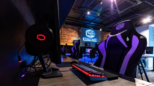 В России открылся первый компьютерный клуб под брендом Cooler Master