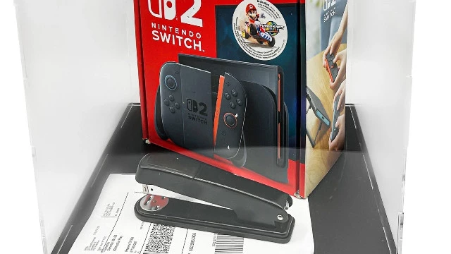 GameStop выставил на eBay степлер, пробивший экраны Nintendo Switch 2, и ставки уже перевалили за $100 тысяч