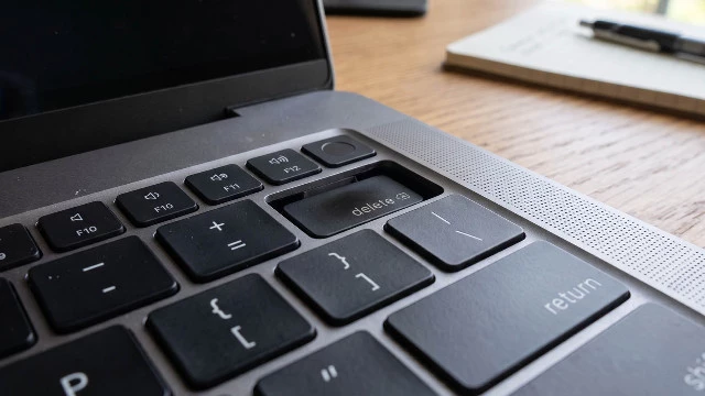 Перегрев Apple MacBook Pro ломает ему клавиатуру