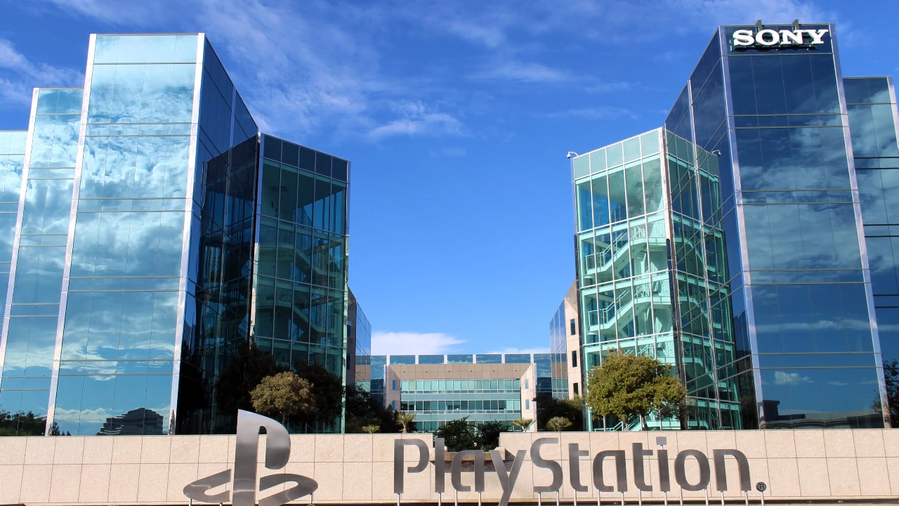 Sony давно сообщила, что игры и прочие развлечения — это максимальный приоритет, а потому на грядущей выставке CES 27 ей делать нечего