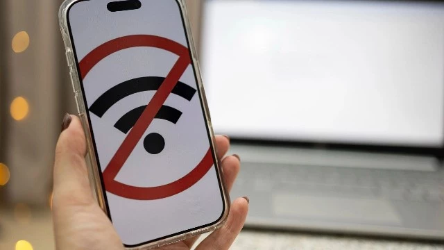 Масштабный сбой накрыл популярные интернет-сервисы в России