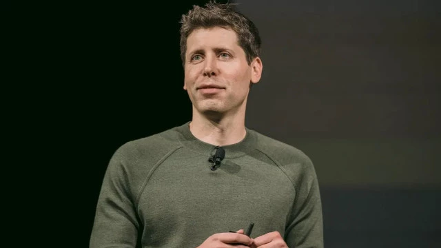 Глава OpenAI: "Компании просто выгоняют тысячи людей без причин, но прикрывают это ИИ"