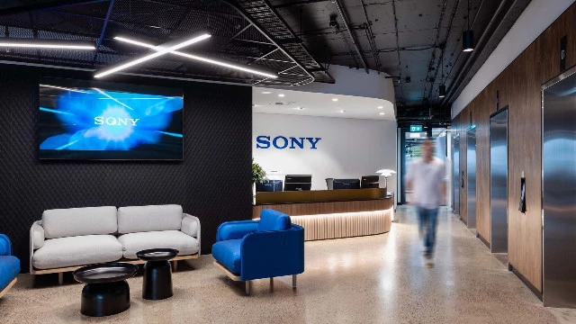 Это совпадение: босс Sony продал половину пакета акций своей компании накануне анонса отказа от дисков