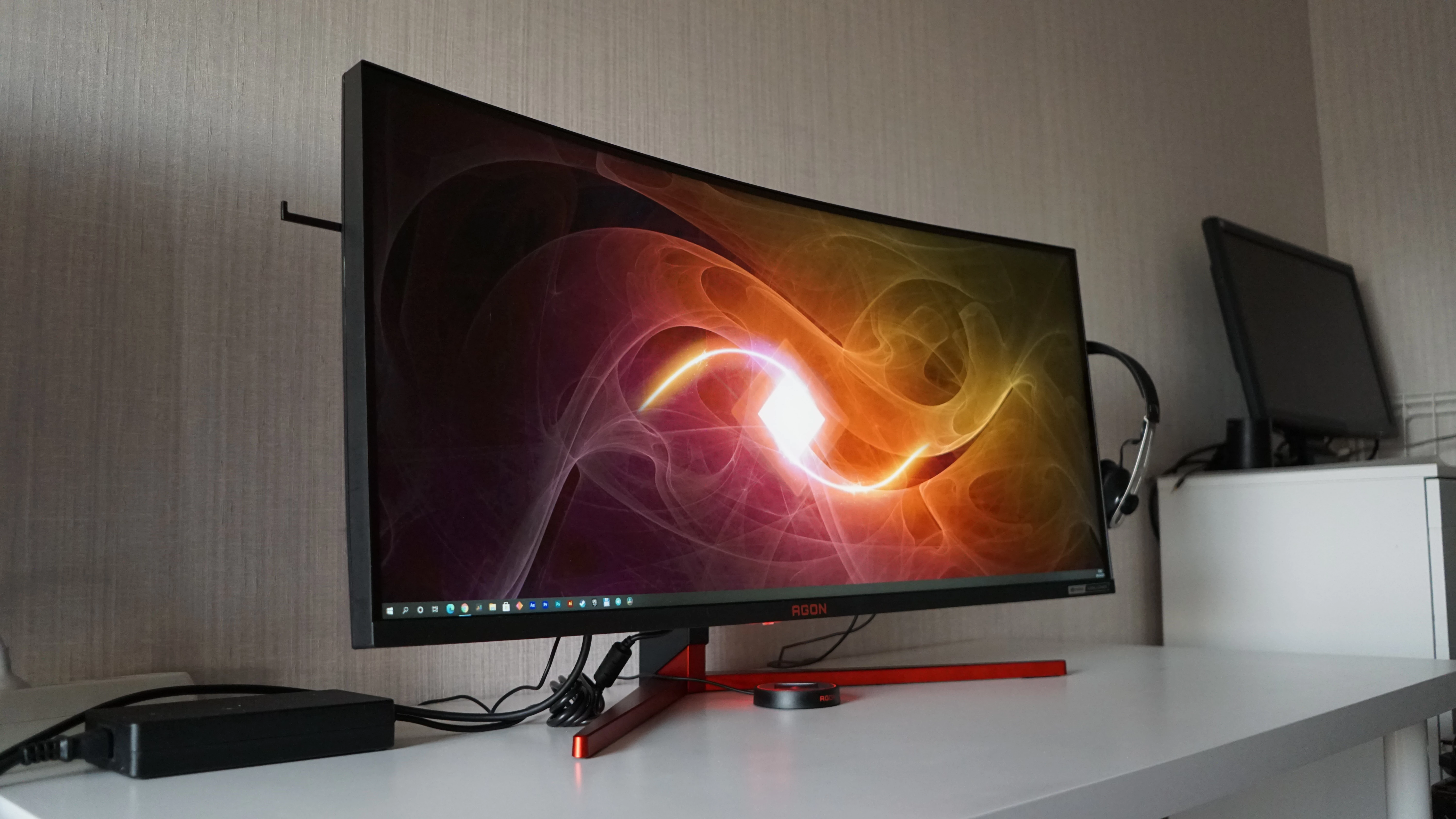 AOC Agon AG353UCG — игровой монитор с DisplayHDR 1000, частотой обновления 200 Гц и G-Sync Ultimate