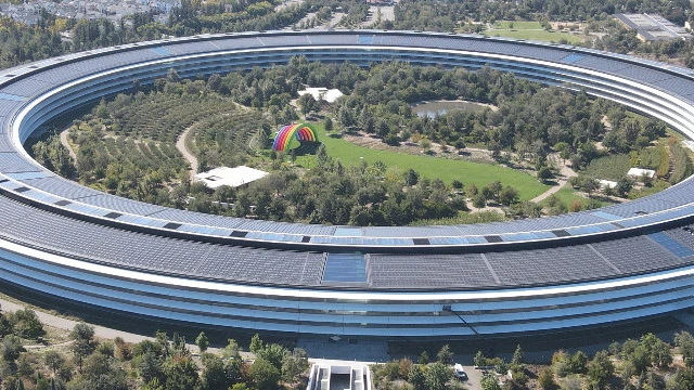 Министры гневно требуют от Apple объяснений из-за удаления продуктов VK из App Store