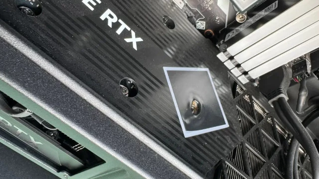 Видеокарта HP GeForce RTX попыталась самоуничтожиться, но не через 16-pin, а от RGB-подсветки