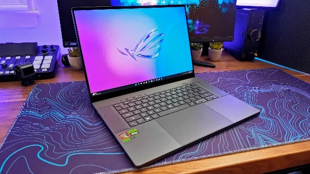 ASUS ROG Zephyrus G16 разогнали до 215 Вт и превратили ноутбук в реактивный двигатель