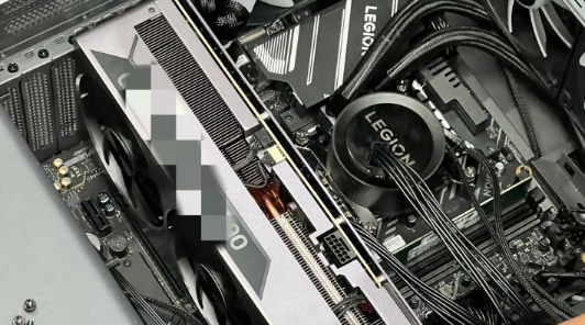 Фотографии огромных Lenovo GeForce RTX 4090